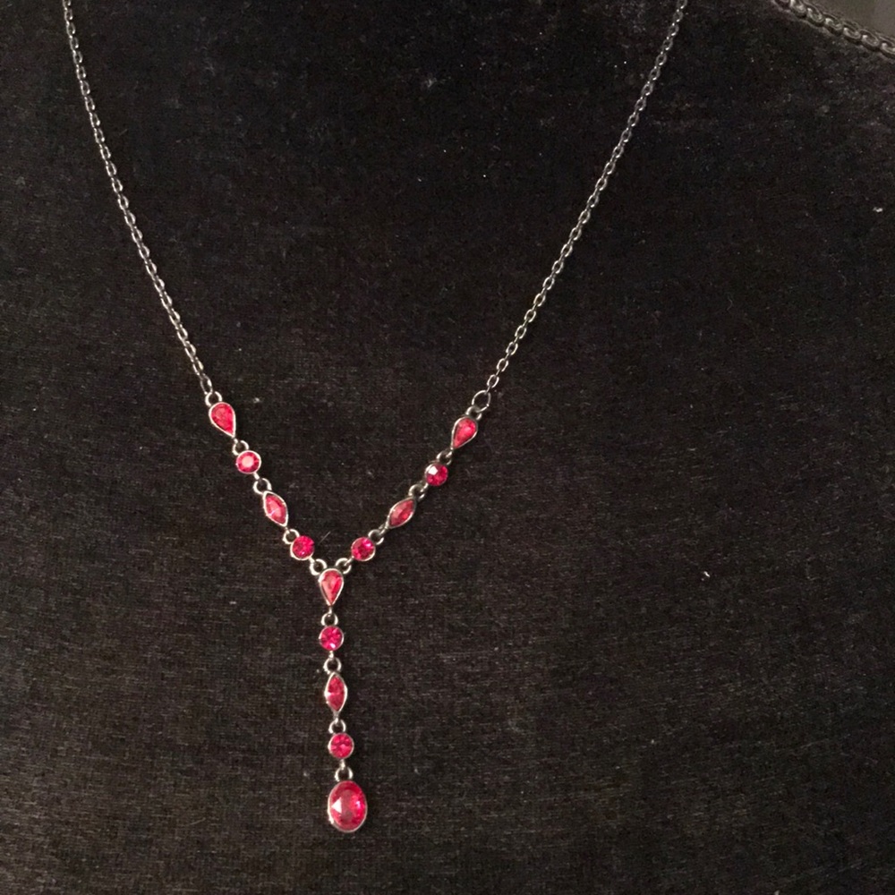 ☀️2 for $10–Deep red crystal necklace